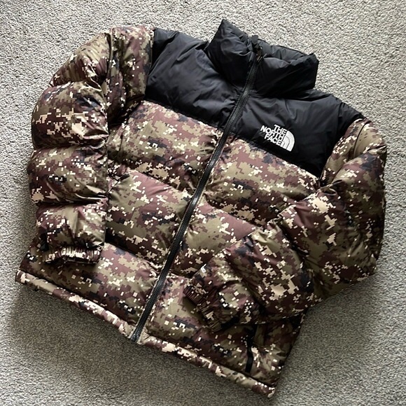 The North Face Camo Puffer Jacket Medium - Picture 1 of 7